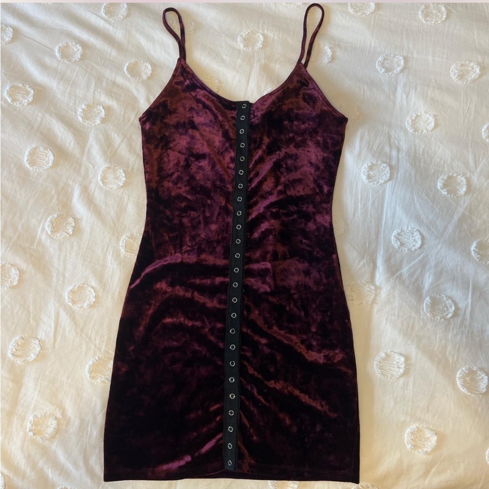 forever 21 burgundy velvet button down bodycon minidress